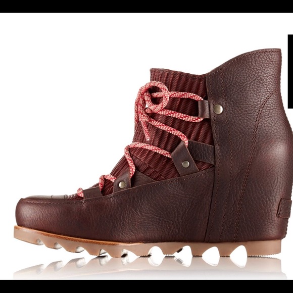 sorel sandy wedge boot
